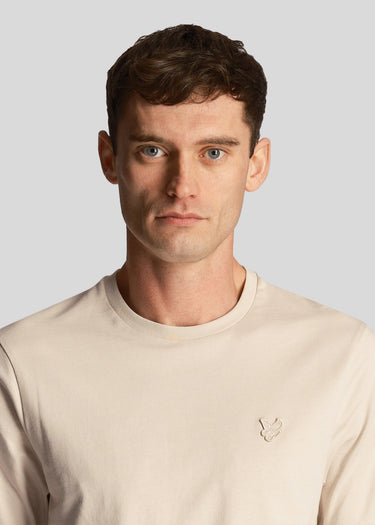 Lyle & Scott T-shirts Tonal eagle t-shirt - cove