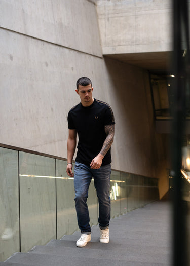 Fred Perry T-shirts Contrast tape ringer t-shirt - black stone