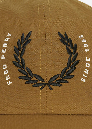 Fred Perry Petten Laurel wreath ripstop cap - dark caramel