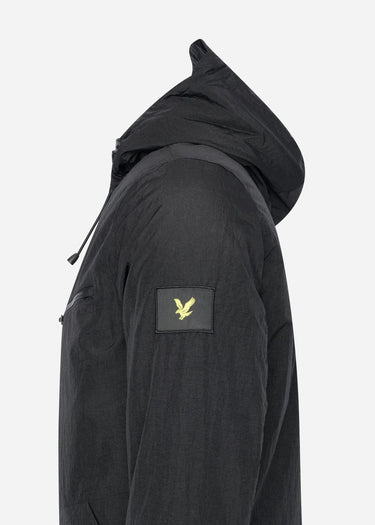 Lyle & Scott Jassen Wadded dual pocket jacket with face guard - jet black