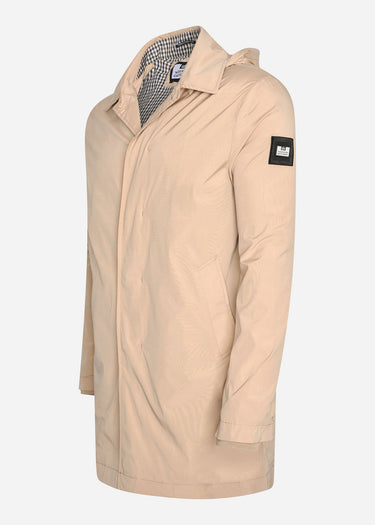 Weekend Offender Jassen Danecroft - sandcastle