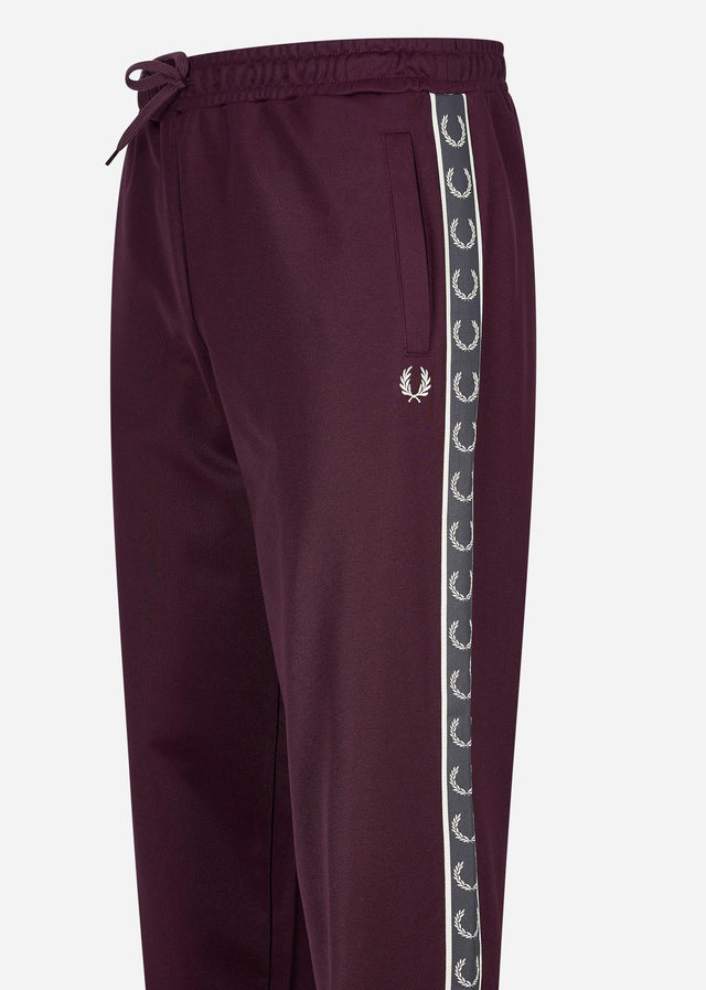 Fred Perry Joggingbroeken Seasonal taped track pant - oxblood gunmetal