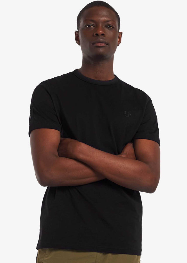 Fred Perry T-shirts Tonal tape ringer t-shirt - black