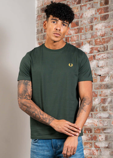 Fred Perry T-shirts Rear powder laurel graphic tee - court green