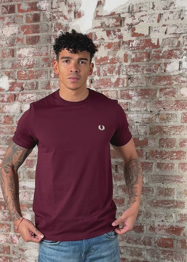 Fred Perry T-shirts Ringer t-shirt - oxblood